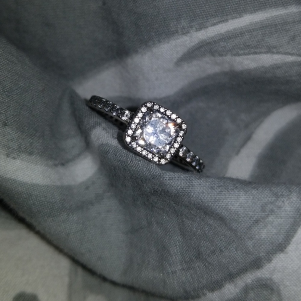 Pandora Ring